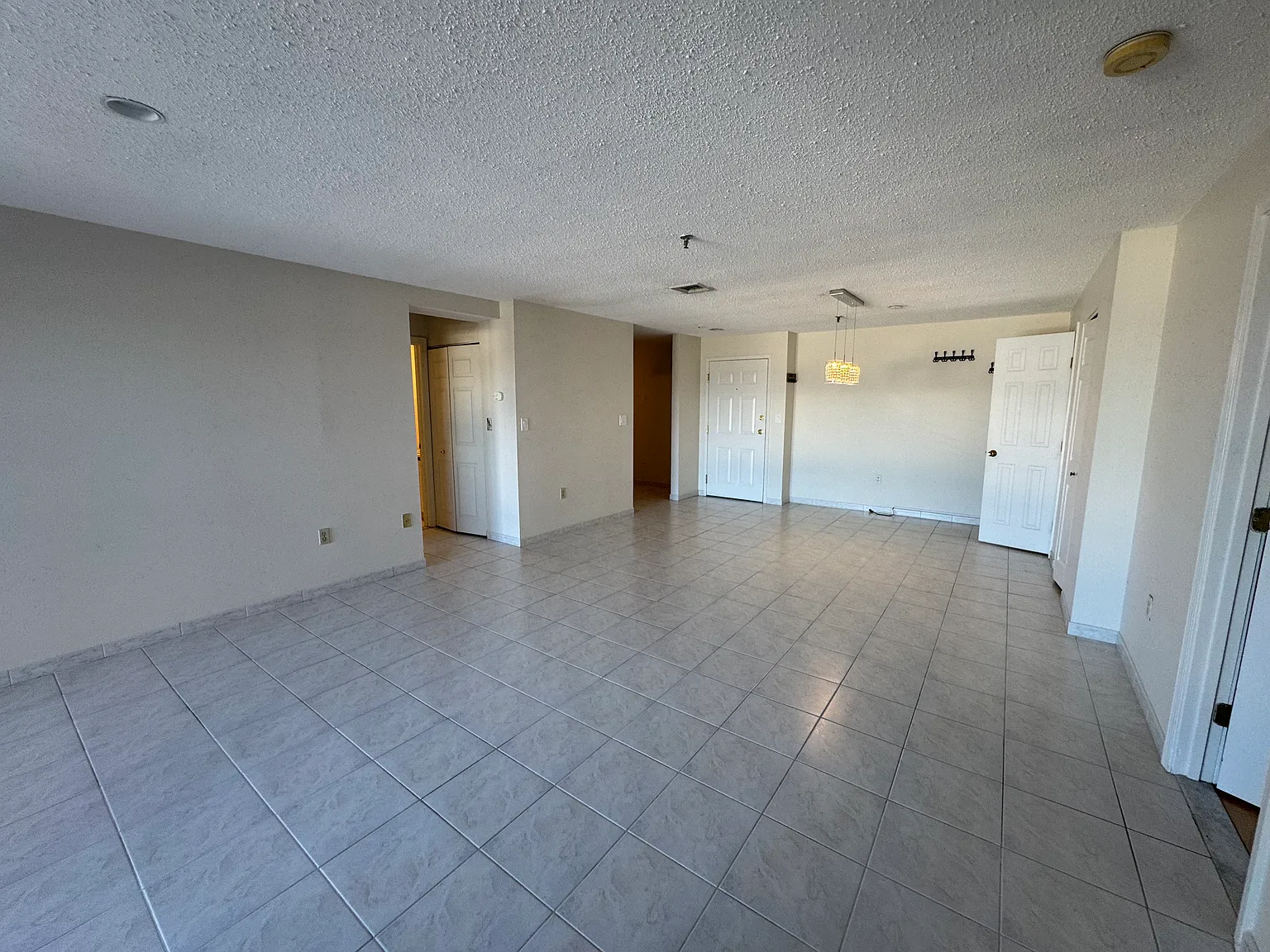 2 bed, 1206 sqft, $2,750 — Photo 3