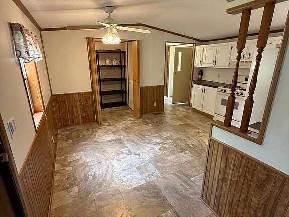 3rd image of 2130 White Pine Dr