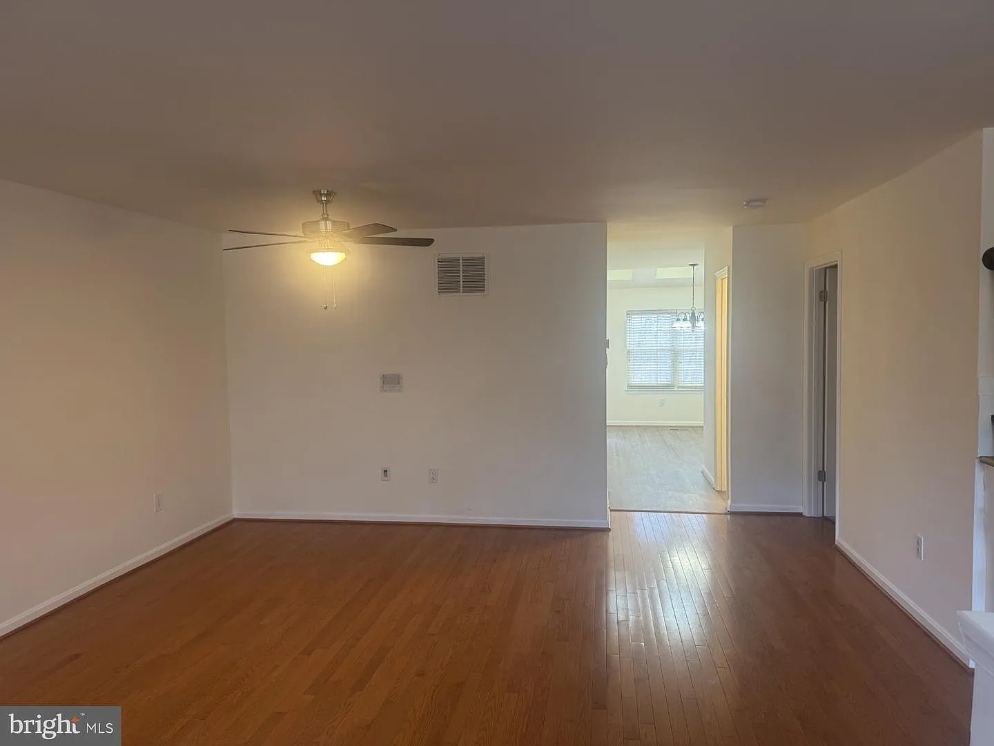 3 bed, 3.5 bath, 2062 sqft, $2,595 — Photo 4