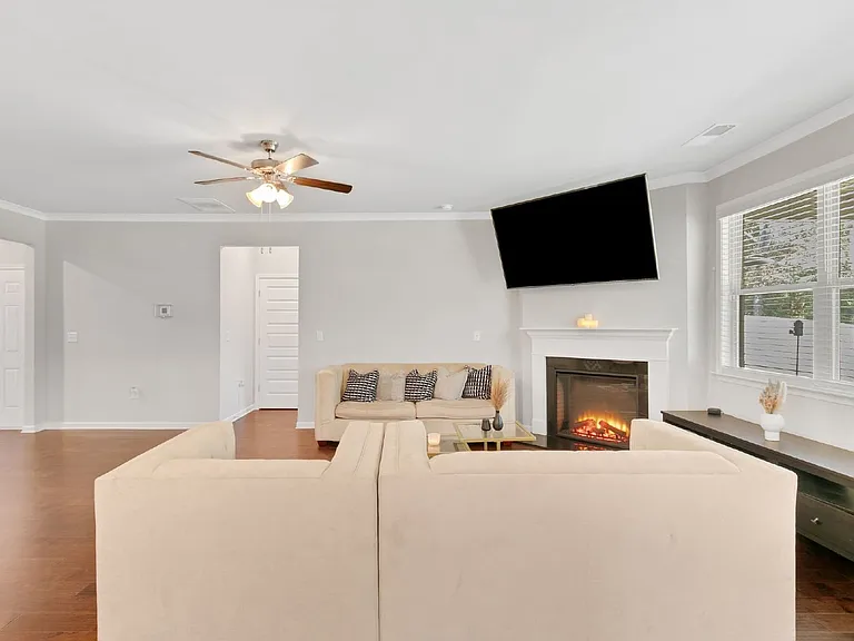 1398 Harlequin Way — Photo 28