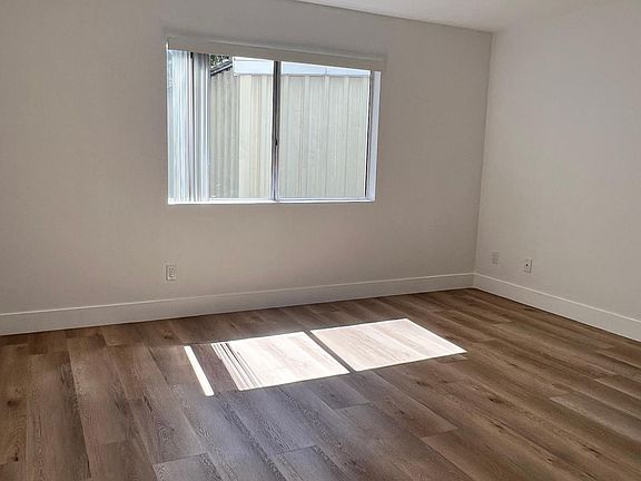 3rd image of 1517 Armacost Ave APT 106