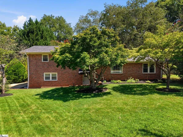 15 Holmsby Ln, Taylors, SC 29687