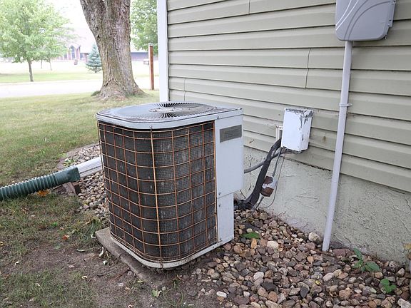 5th image of 715 20th Ave N