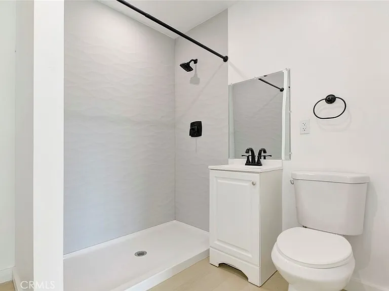 5654 1/2 Cartwright Ave #5654 — Photo 7