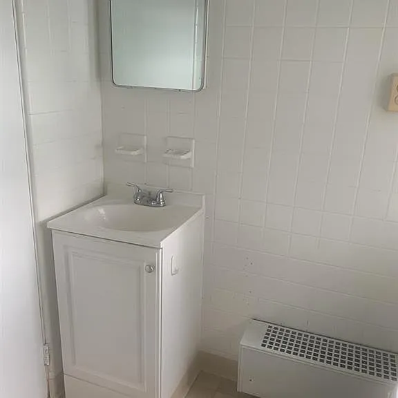 76 S Adelaide Ave #7 — Photo 7