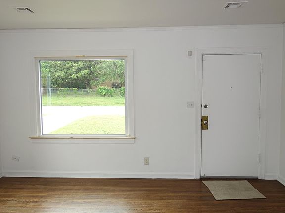 2nd image of 937 S Erie Ave