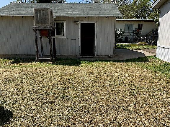 4th image of 25235 Grant St