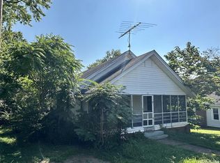 63 8th St SE, Hickory, NC 28602