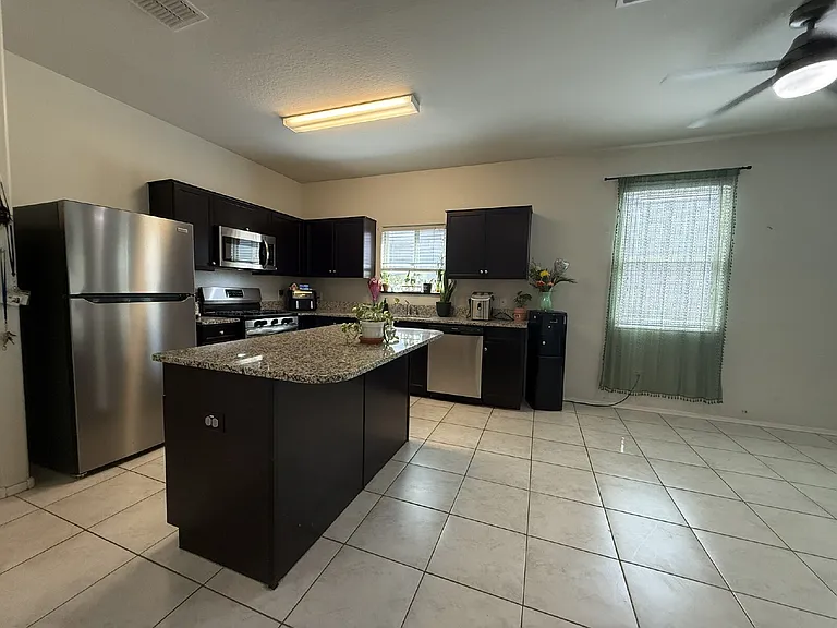 30187 W Avalon Dr — Photo 9