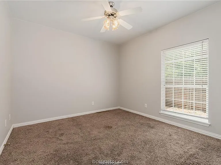 1001 Krenek Tap Rd #2105 — Photo 11