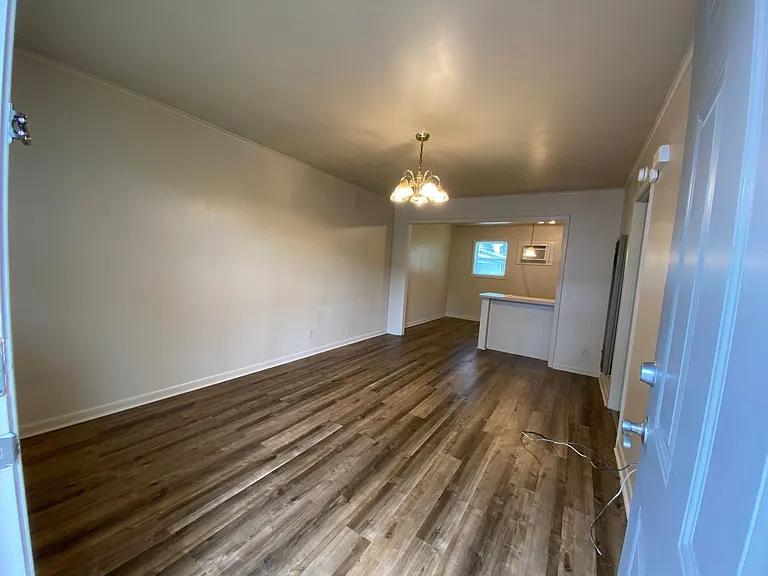 606 S Trenton St #5 — Photo 4