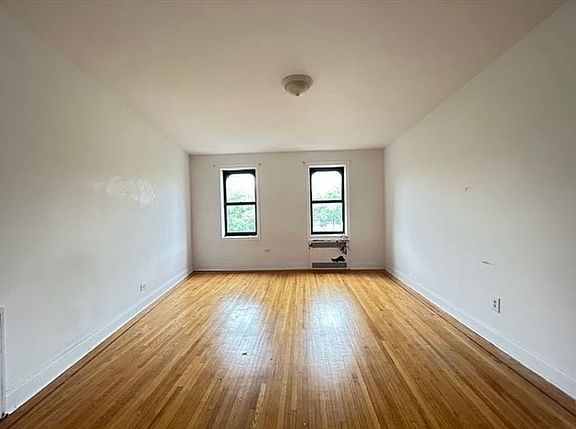 5th image of 33 Crooke Ave APT 5B