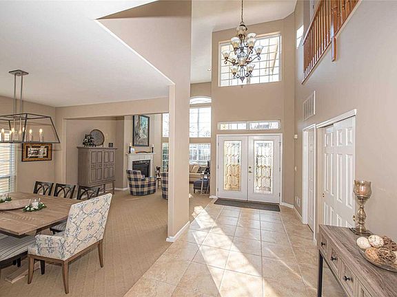 4th image of 107 Hamlet Dr