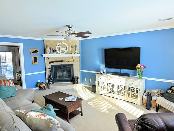 3rd image of 941 Cherrywood Dr