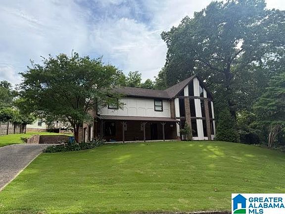 3rd image of 1405 Woodward Cir
