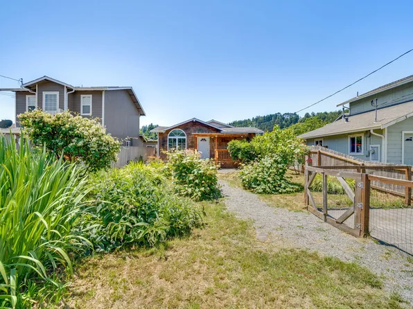 297 1st Ave, Rio Dell, CA 95562