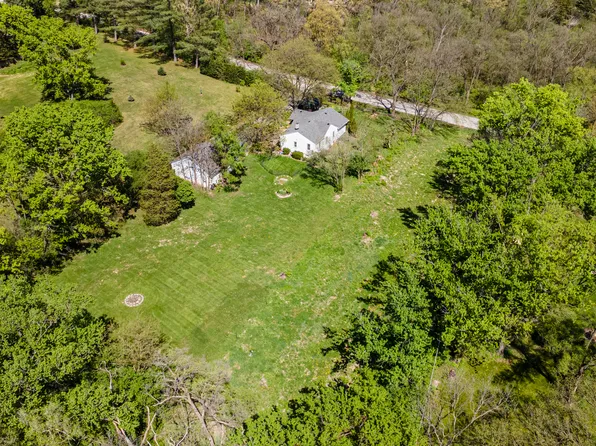 11S104 S Jackson St, Burr Ridge, IL 60527