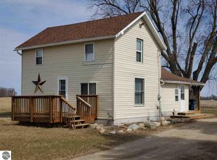 10119 S Green Rd, Shepherd, MI 48883