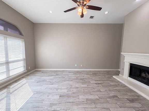 3rd image of 2404 Royal Birkdale Dr