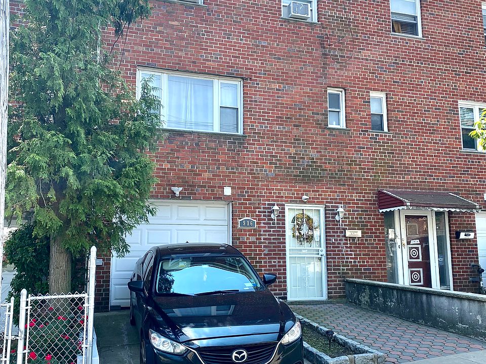 1st image of 906 E 232nd St