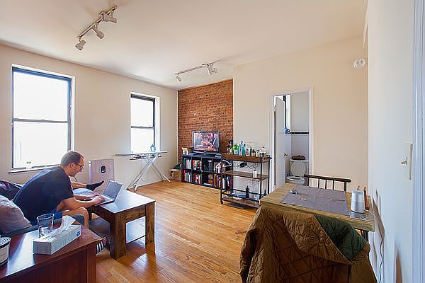 1st image of 233 E 9th St APT 6