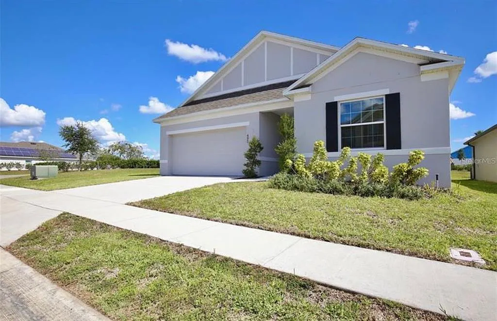 3 bed, 2.0 bath, 1616 sqft, $2,290 — Photo 3