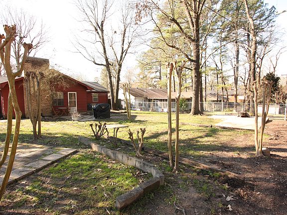 3rd image of 1508 W Oak St