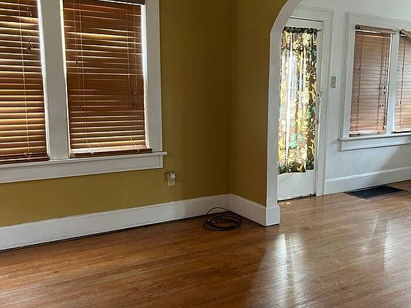 4th image of 2902 Fenwood Ave