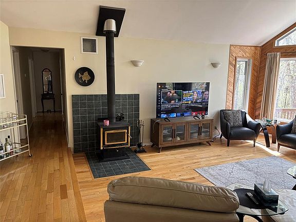 4th image of 29 Einarson Rd