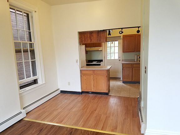 5th image of 3327 6th Ave