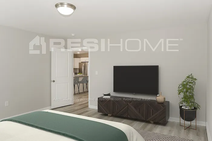 117 London Calvin Way — Photo 8
