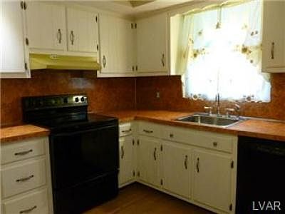 5th image of 678 Lorraine Dr