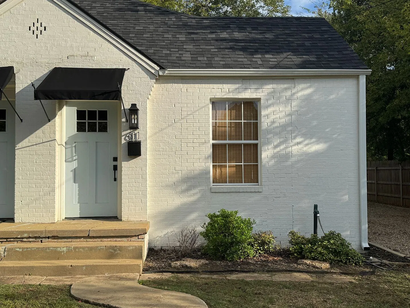 611 Lindsey Lane — Photo 4