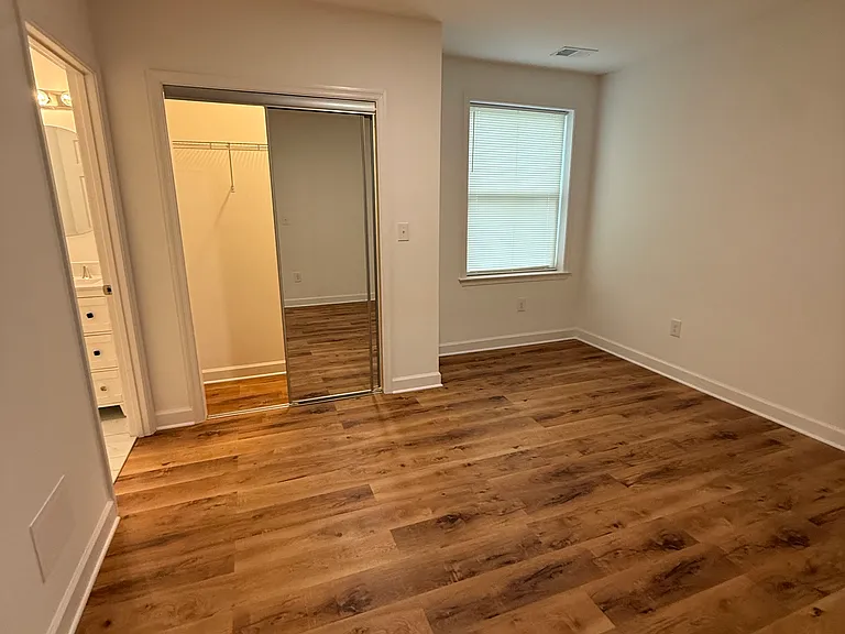 249 E Offutt St — Photo 12