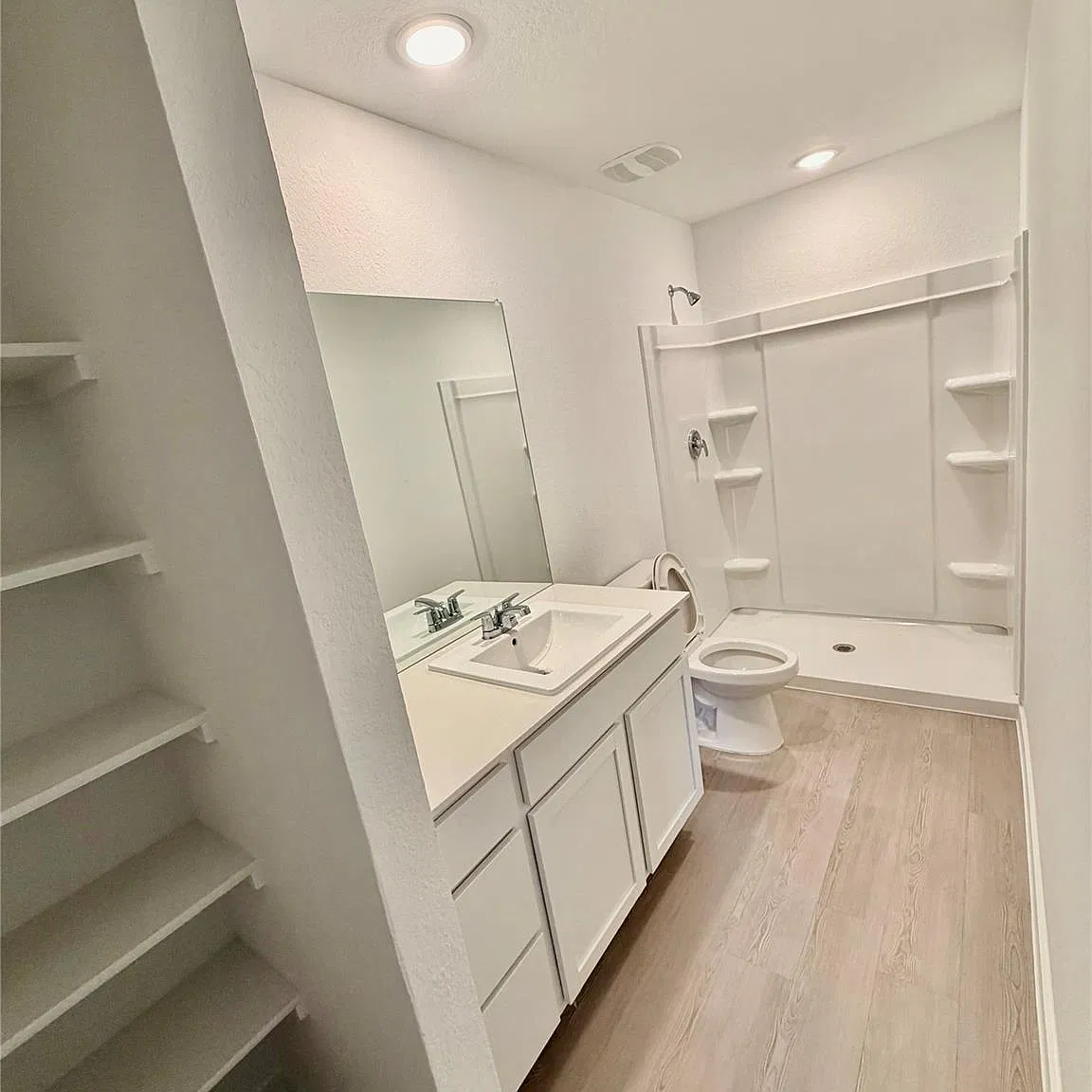 3 bed, 2.0 bath, 1208 sqft, $1,500 — Photo 4