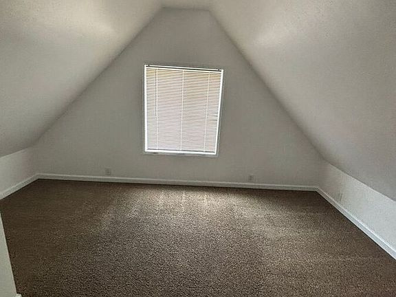 4th image of 646 Valley Rd APT 2