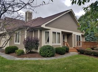 1016 Hillsboro Cove Cir, Webster, NY 14580
