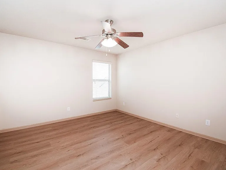 2106 Harmon Crest Ct — Photo 29