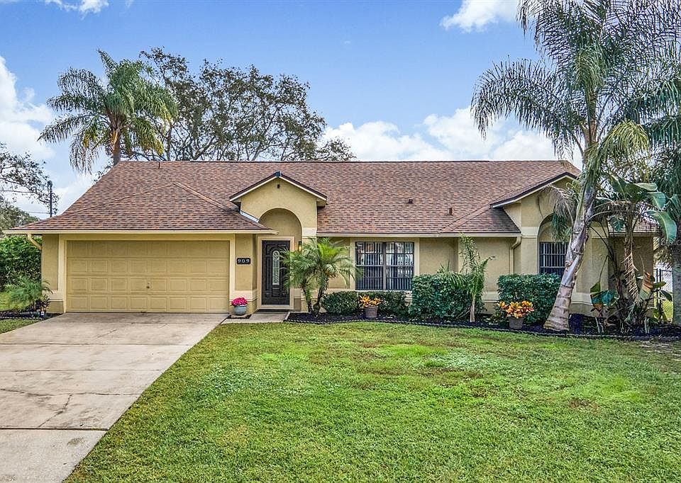 1st image of 909 CENTENNIAL AVENUE