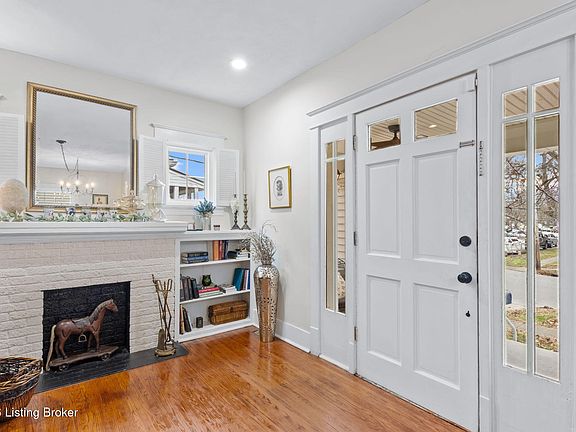 4th image of 327 W Kenwood Way