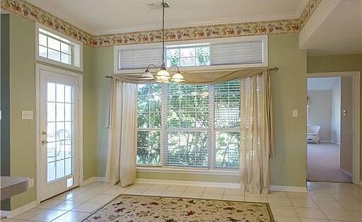 5th image of 2103 Walnut Grove Ct
