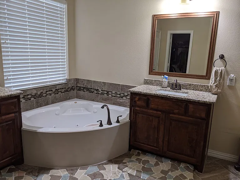 9621 Baltic Ln — Photo 9