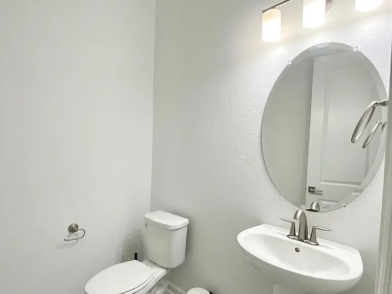 3091 Bates Dr — Photo 11