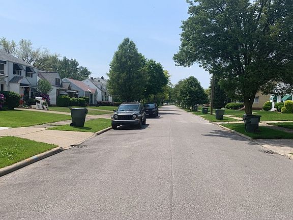 4th image of 22000 Morris Ave