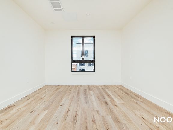 4th image of 380 Grove St #2W
