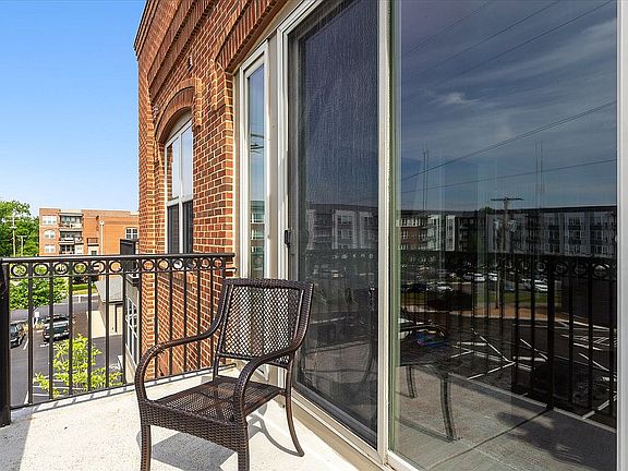 5th image of 925 Ingleside Ave APT 301