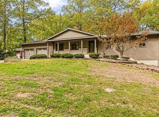 14 Woodale Dr, Carlinville, IL 62626
