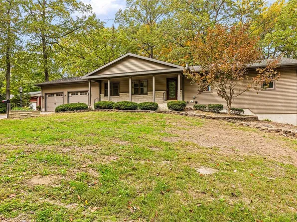14 Woodale Dr, Carlinville, IL 62626