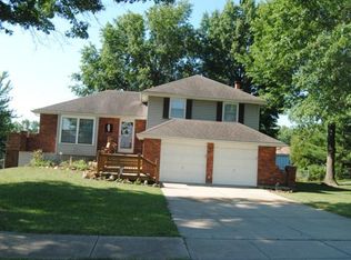 608 S South St, Peculiar, MO 64078