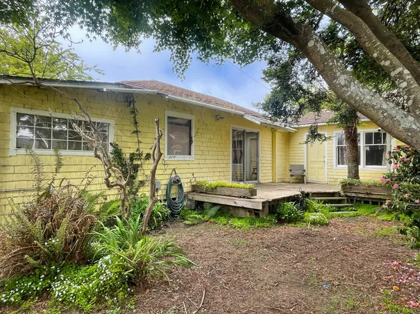 569 Franklin Ave, Loleta, CA 95551